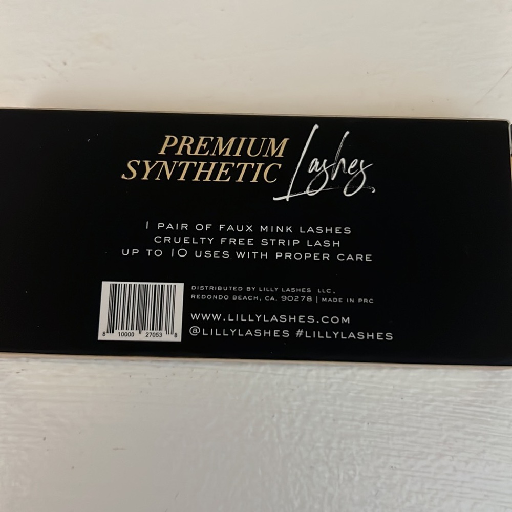 Lashes - Picture 3 of 4